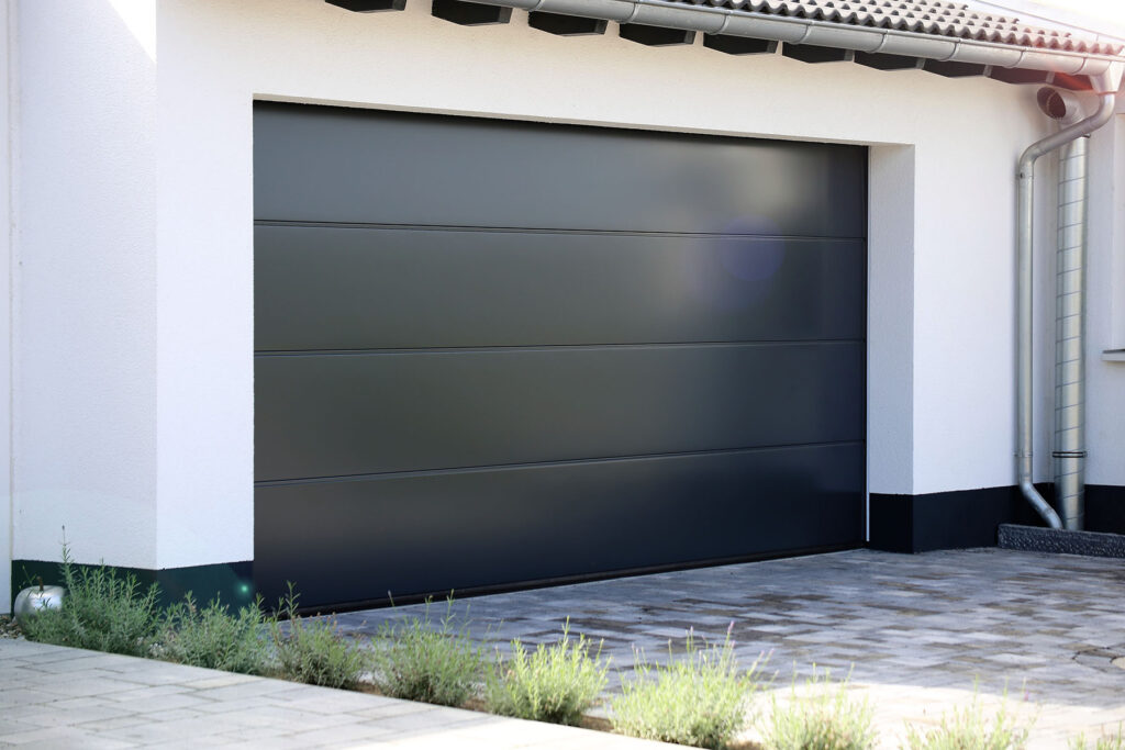 Modern,New,Garage,Door,(sectional,Door)